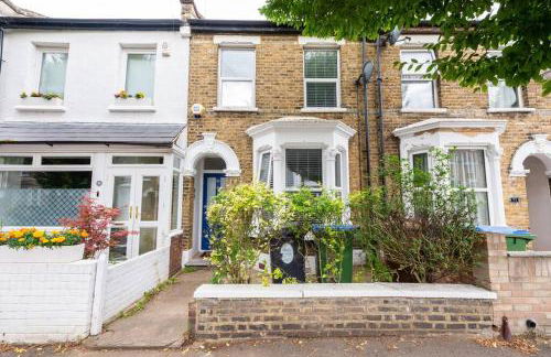 Stylist and Cosy 3 Bed House Leytonstone Sleeps 7 - Foto 25