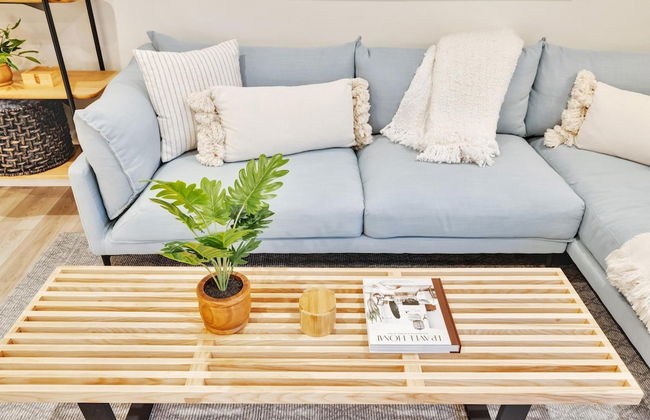 Designer Coastal Paradise w Pool - Steps to Beach - Foto 28