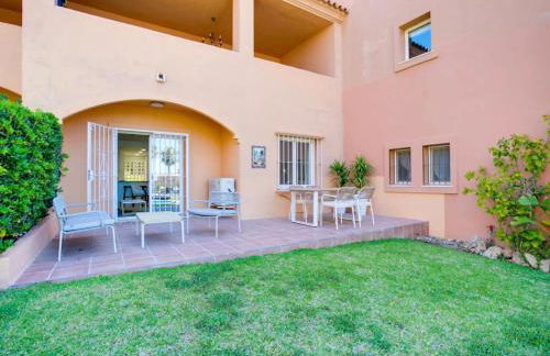 No10 - Beachfront Estepona close to port, 2 bedroom, 2 bathroom, sleeps 5 - Photo 8