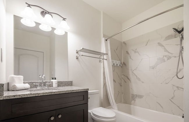 Sosuite 3BR Apt w Balcony, W/d, Gym, On-site Bar - Foto 28