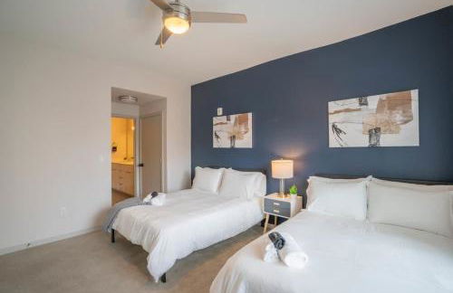 Modern 2BD DT - Balcony, Gym, W-D, Parking - Sleeps 8 - Photo 32