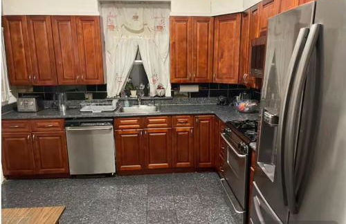 Charming Victorian Home in the Heart of White Plains - Foto 19