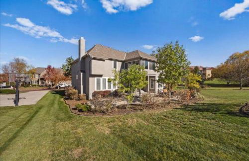 Beautiful relaxing private villa next to a pond smart home and Traeger Grill - Foto 23