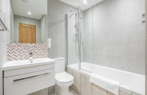 Modern & Private - Free Parking - Photo 3