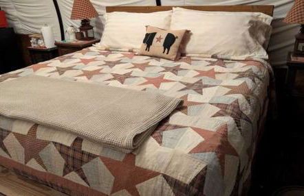 Highland Cow Glamping in a Cozy King Bed Wagon - Foto 5