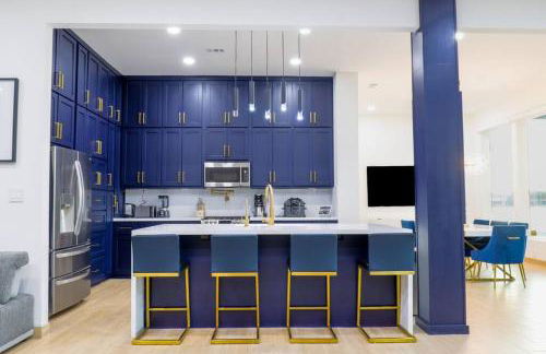 Lake Home: Relax and Unwind in Mission Hidden Gem - Photo 32