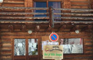 Pied des pistes à Molines en Queyras - Foto 4