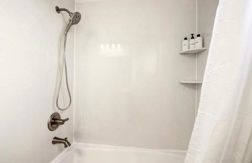 @ Marbella Lane - Stylish Cozy4br in Siliconvalley - Photo 78