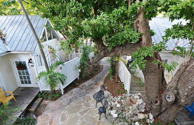 Tranquility by Avantstay Close to Duval St w/ BBQ & Shared Pool - Foto 26