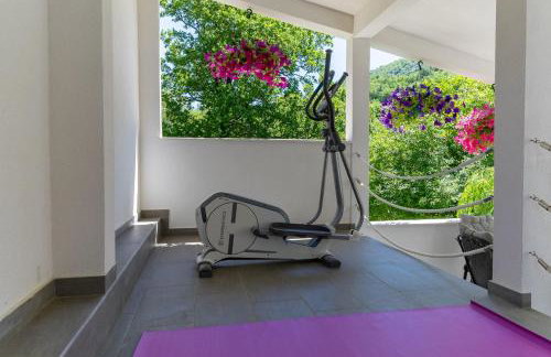 Villa Zara with 32 sqm heated Pool, Jacuzzi, Billiard, Tennis table, 8pax - Photo 12