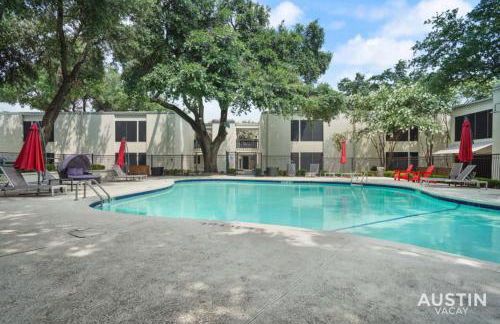 Spacious 2 Apt Combo Sleeps 12 Pool and Pets - Photo 49