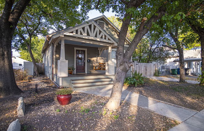 Chic Downtown Farmhouse With Garden and BBQ Grill - Foto 25