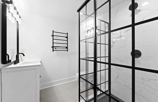 Take it to the Bank! by Avantstay New Pool + Hot Tub Sleeps 16 - Foto 29