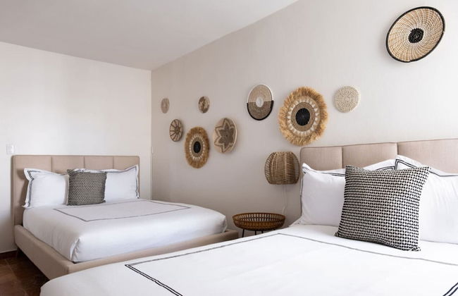 Vistamar Private Waterfront Home Pool - Photo 8