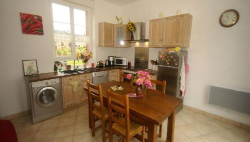 Holiday Home in Crux-la-Ville near Lake - Foto 3