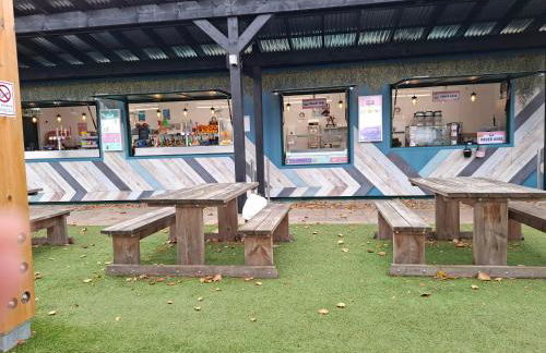 Caravan with hot tub at Tattershall lakes - Foto 50