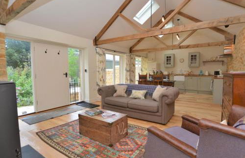 2 Bed in Stoke Abbott 50884 - Photo 2