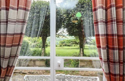 The Garden Apartment - Photo 18