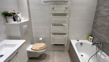 Maison Villa Nimes 4 Chambres, Piscine et 2 places parkings privés fermés - Foto 4