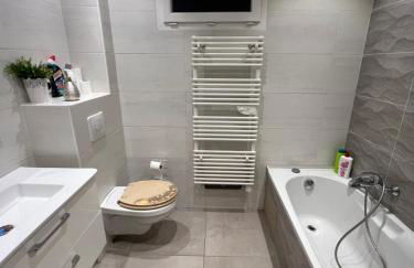 Maison Villa Nimes 4 Chambres, Piscine et 2 places parkings privés fermés - Foto 4