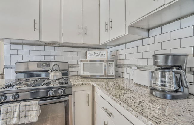 3brdowntownwalk to Everywhere & Bars W/fire pit - Foto 26