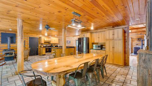 A-Frame Log Home w/ Game Room Near Lake George! - Foto 3