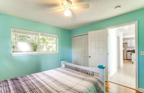 3 Mi to Riviera Beach! Group-Friendly Home with Yard - Foto 15