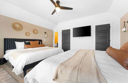 The Luxx - ALL NEW / 4 BD / Poolside / Hot Tub / Lake View - Foto 21