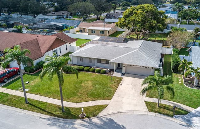 Fun Family-friendly Modern Beach Home With Pool - Photo 44