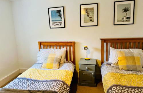 Fantastic Value Beautiful Cottage Close to the Sea Great Interior and Space - Photo 13