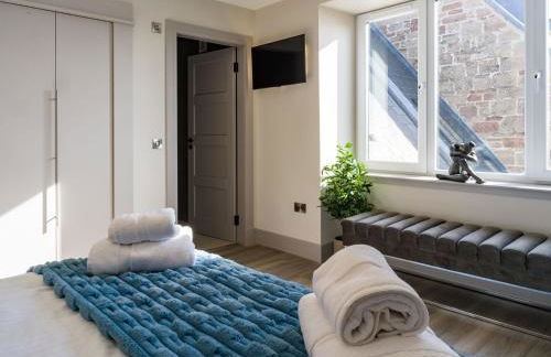 Arran Shores Luxury Shorefront Penthouse Suite 10 - Photo 4