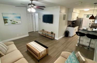 2 min walk to beach with free parking at Lauderdale 21-3 - Foto 2