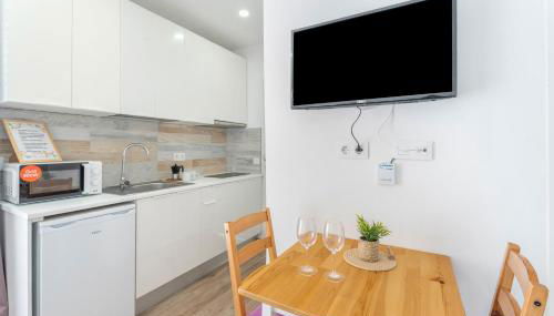 Céntrico Ático con Terraza Privada - Foto 5