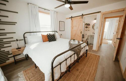 New Cabin Pet Friendly With A Game Room And King Beds - Foto 22