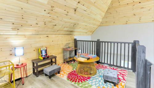 The Hut House 3BR 3BA Game Room Massage Chair - Foto 3