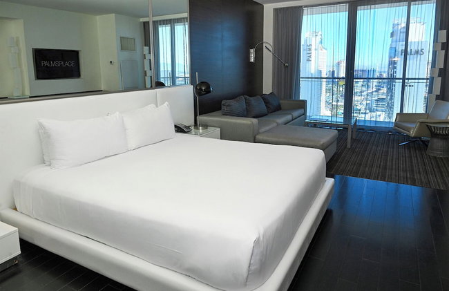 Strip View Luxury Studio No Resort Fee Palms Place - Foto 13