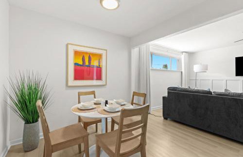 Bright & Spacious Flat Near the Heart of Royal Oak - Photo 32