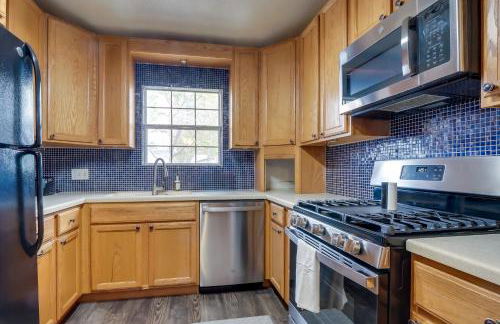 Round Rock Home with Large Yard 20 Mi to Austin! - Photo 2