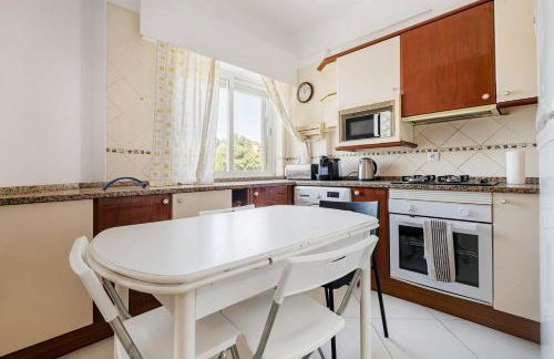 GuestReady - Enchanting Retreat in Paço de Arcos - Foto 6