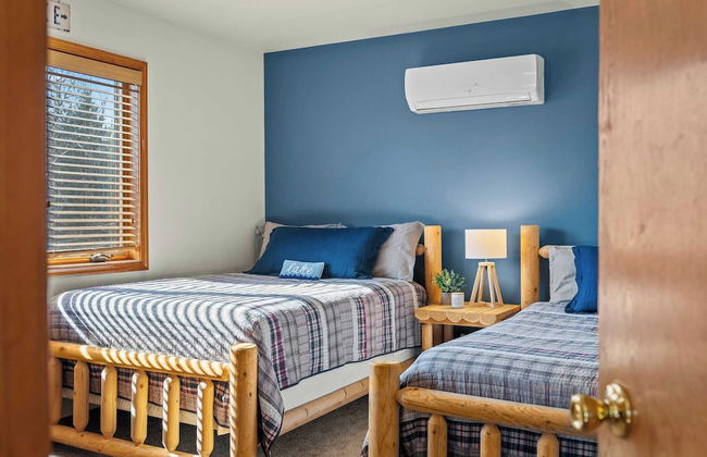 Lake View Chalet by Avantstay Lake Access + Deck - Foto 16