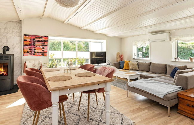 6 Person Holiday Home in Stroby - Foto 7