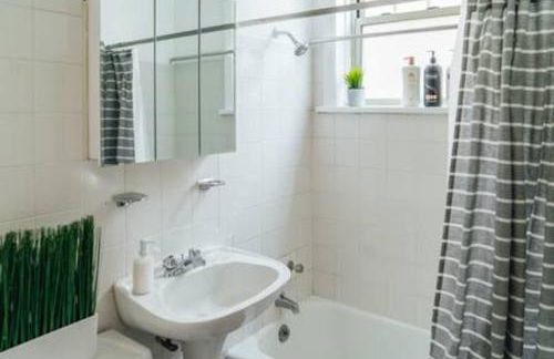 Calm & Well-Equipped 2BR Chicago Apartment - Central Cozy - Foto 37