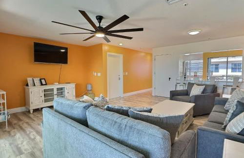 On the Beach, Walk to Village, Watch the Sunsets from Balcony - Foto 46