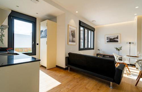 Edificio Fénix by Plaza Mayor Apartamentos - Photo 15