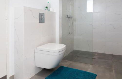 Villa ELISA Piscine Intérieure partagée chauffée à 29 degrés à 100m de la plage - Foto 7