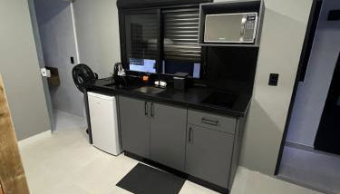 Hospedagem Confortável e Prática para viajantes e férias - Próxima à BR-101 - Foto 3, minibar