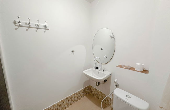 1Br Spacious And Vibrant At Tamansari Prospero Apartment - Foto 12