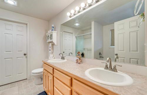 1 Mi to Moses Lake Home with Private Yard and Hot Tub - Foto 16