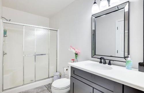 Hot Tub & Theater Haven-Lake and Ski Retreat - Foto 27