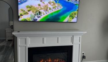 Beautiful New construction home - New Pool & Spa! - Foto 3